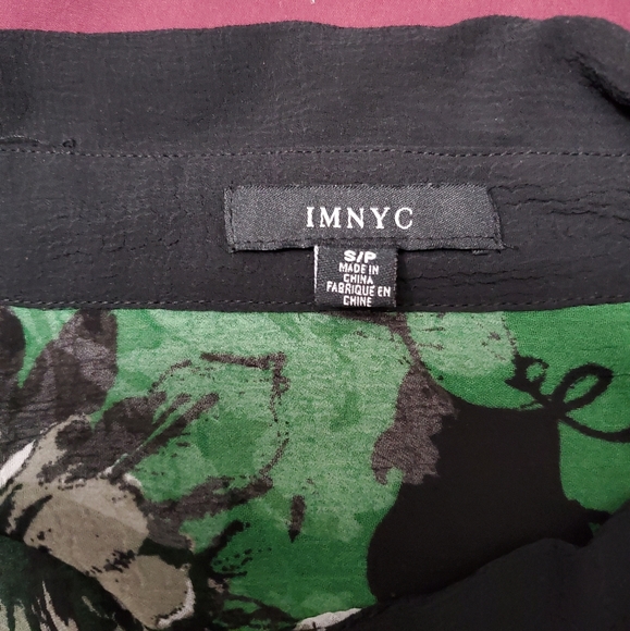 🌞 3/$30 IMNYC Green Flower Top - Picture 4 of 5